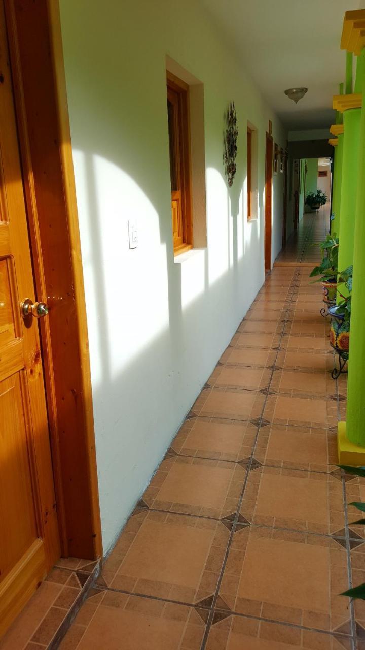 Hotel Posada Las Rosas San Cristobal de las Casas Exterior photo